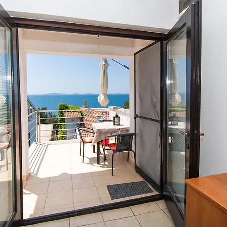 شقة Danica مورتير