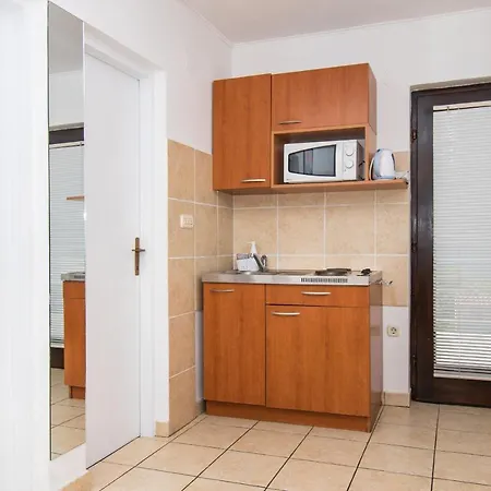 Danica شقة مورتير