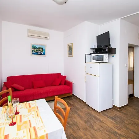 Danica Apartment *
